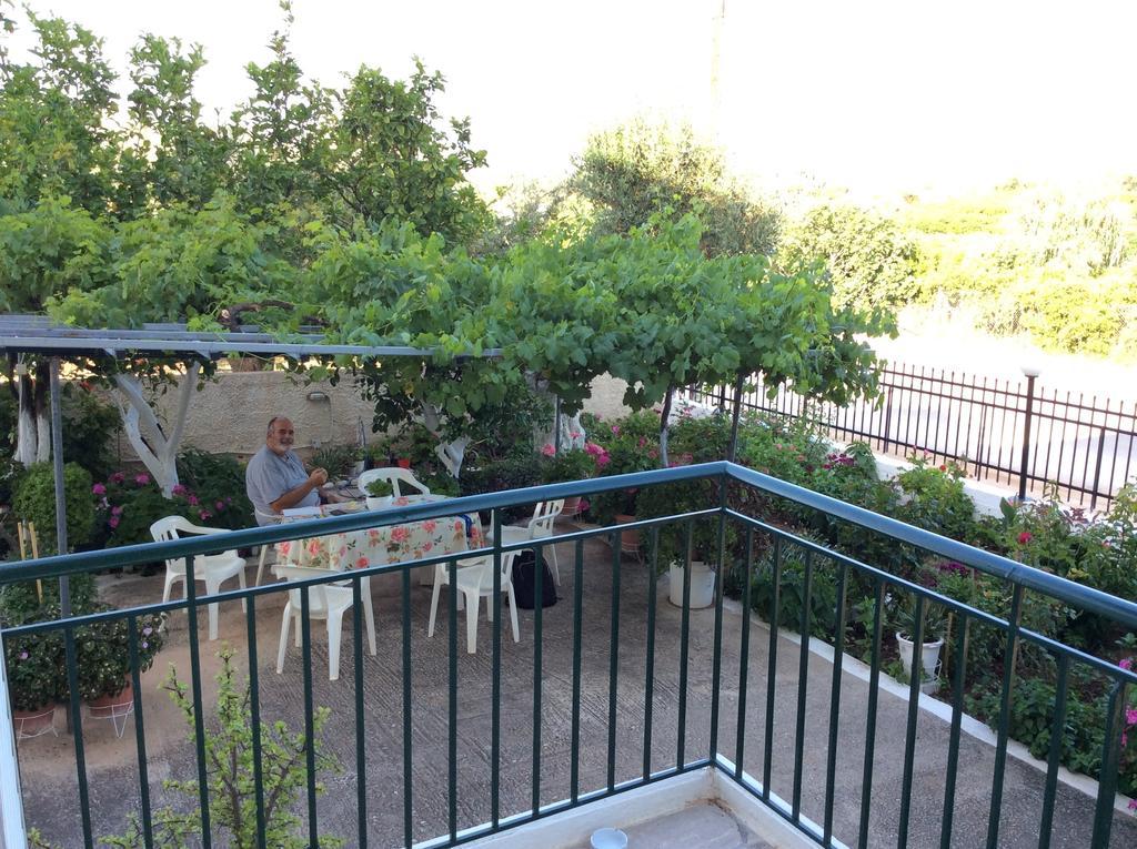 Apartments Rania Tolón Kamer foto