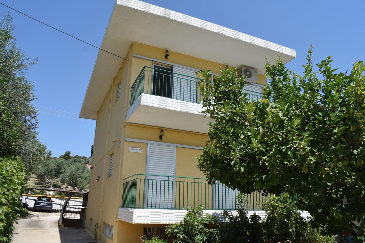 Apartments Rania Tolón Buitenkant foto